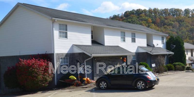 Townhouse for rent at 101 Boncarbo Lane, Hurricane, WV 25526