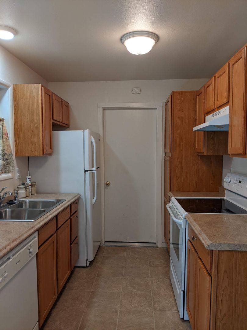 Apartment for rent at 880 & 890 E, Eugene, OR 97405