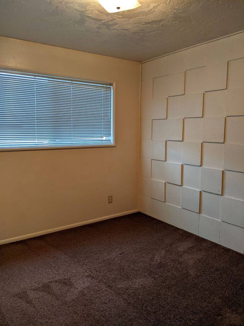 Apartment for rent at 880 & 890 E, Eugene, OR 97405
