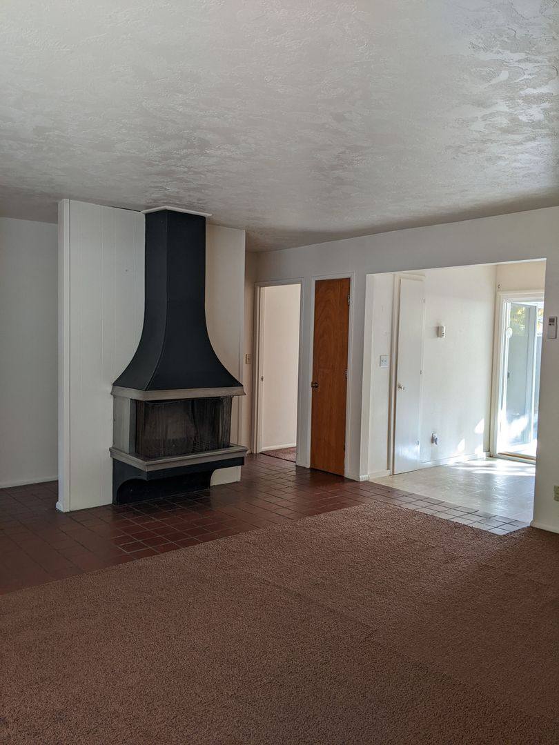 Apartment for rent at 880 & 890 E, Eugene, OR 97405