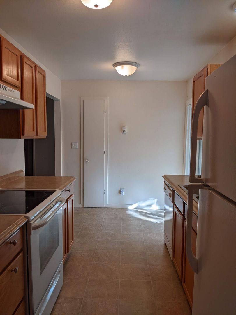 Apartment for rent at 880 & 890 E, Eugene, OR 97405