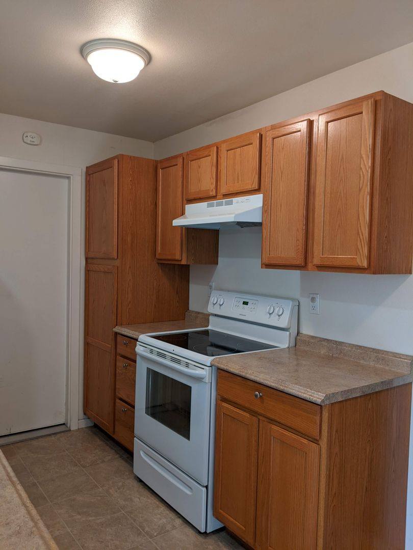Apartment for rent at 880 & 890 E, Eugene, OR 97405