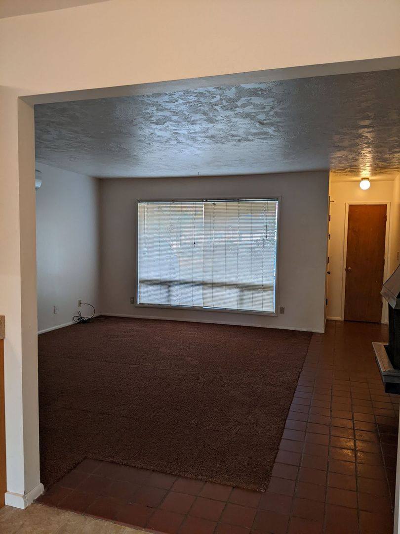 Apartment for rent at 880 & 890 E, Eugene, OR 97405