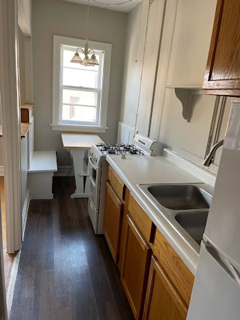 Apartment for rent at 1512 Spruce Place, Minneapolis, MN 55403