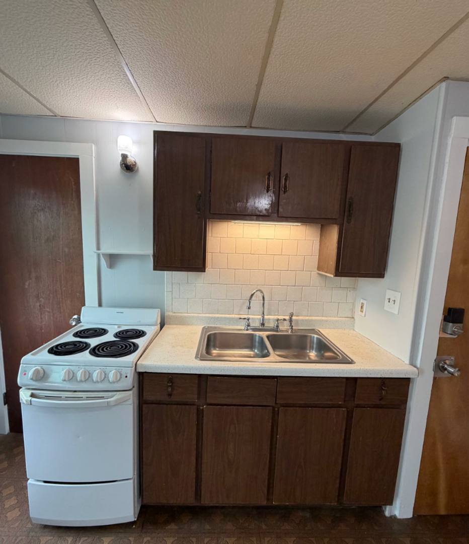 Apartment for rent at 33 Berkley St, Taunton, MA 02780