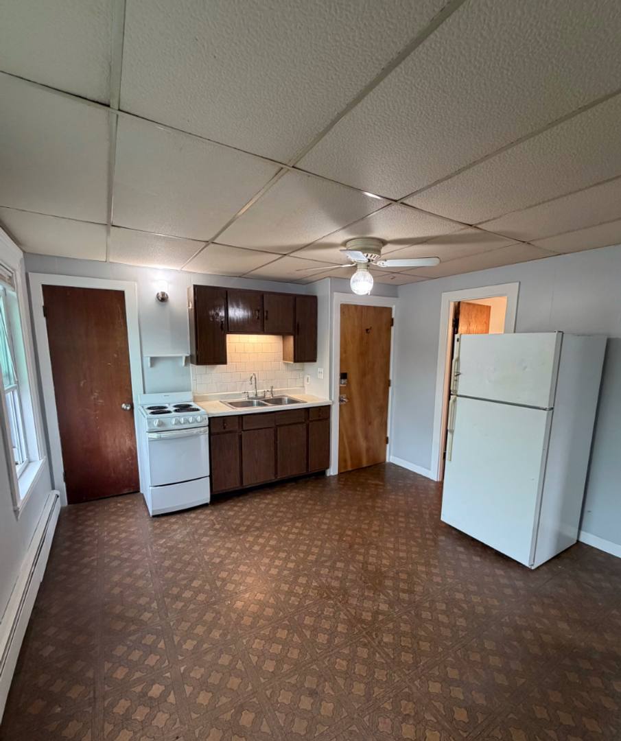 Apartment for rent at 33 Berkley St, Taunton, MA 02780