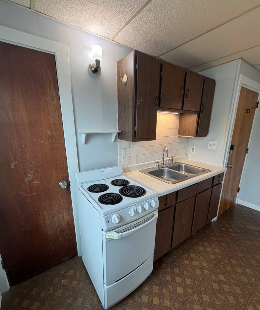 Apartment for rent at 33 Berkley St, Taunton, MA 02780