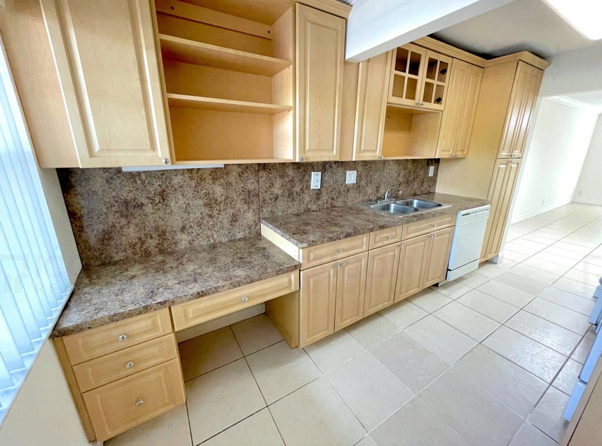 Condo for rent at 8450 Lagos De Campo Blvd, Fort Lauderdale, FL 33321