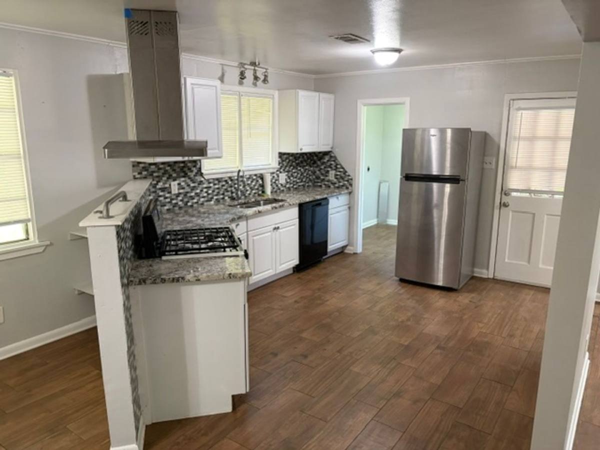 House for rent at 1730 Bayou Dr, Shreveport, LA 71105