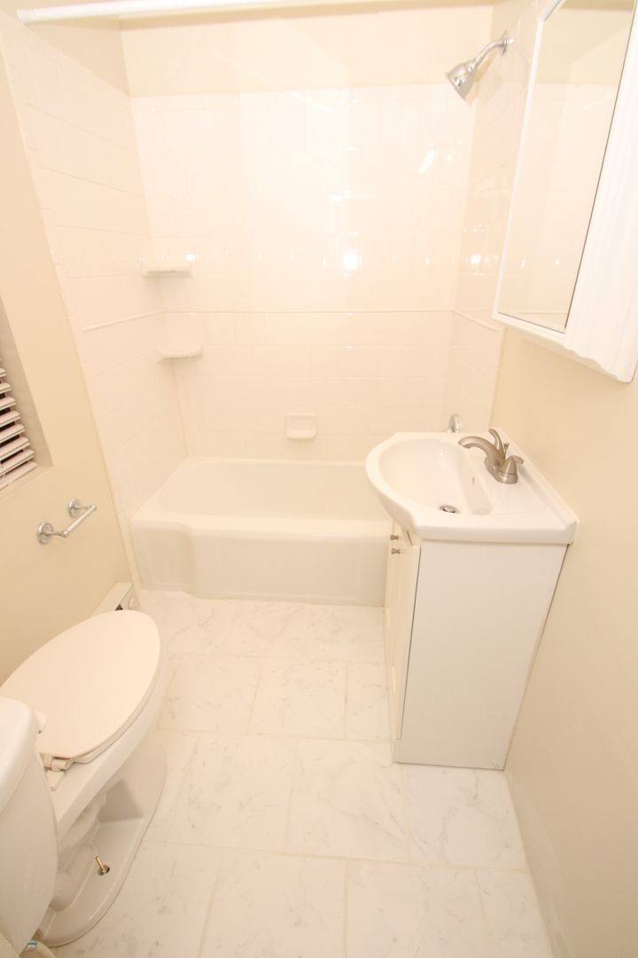 Apartment for rent at 318 S 15th St, Philadelphia, PA 19102