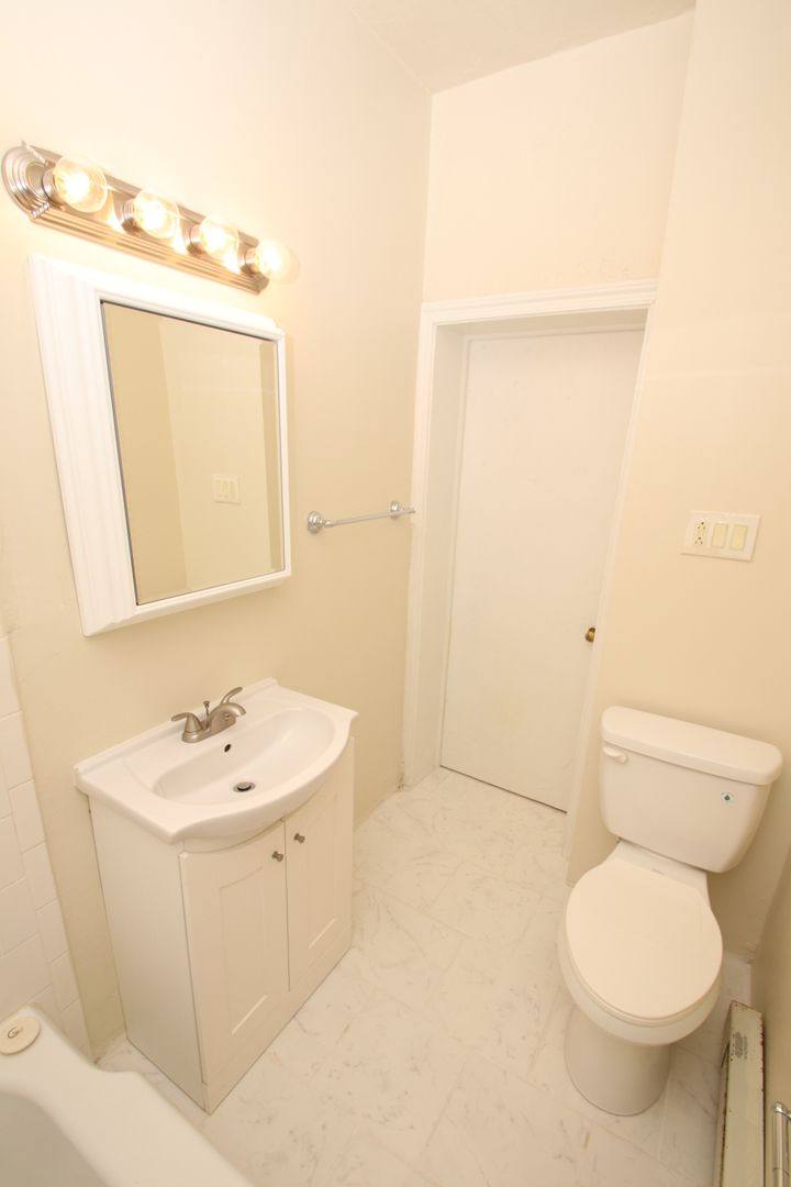 Apartment for rent at 318 S 15th St, Philadelphia, PA 19102
