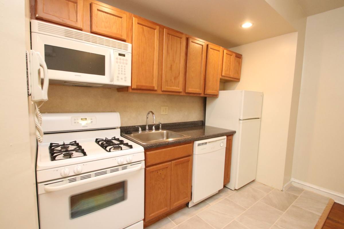Apartment for rent at 318 S 15th St, Philadelphia, PA 19102