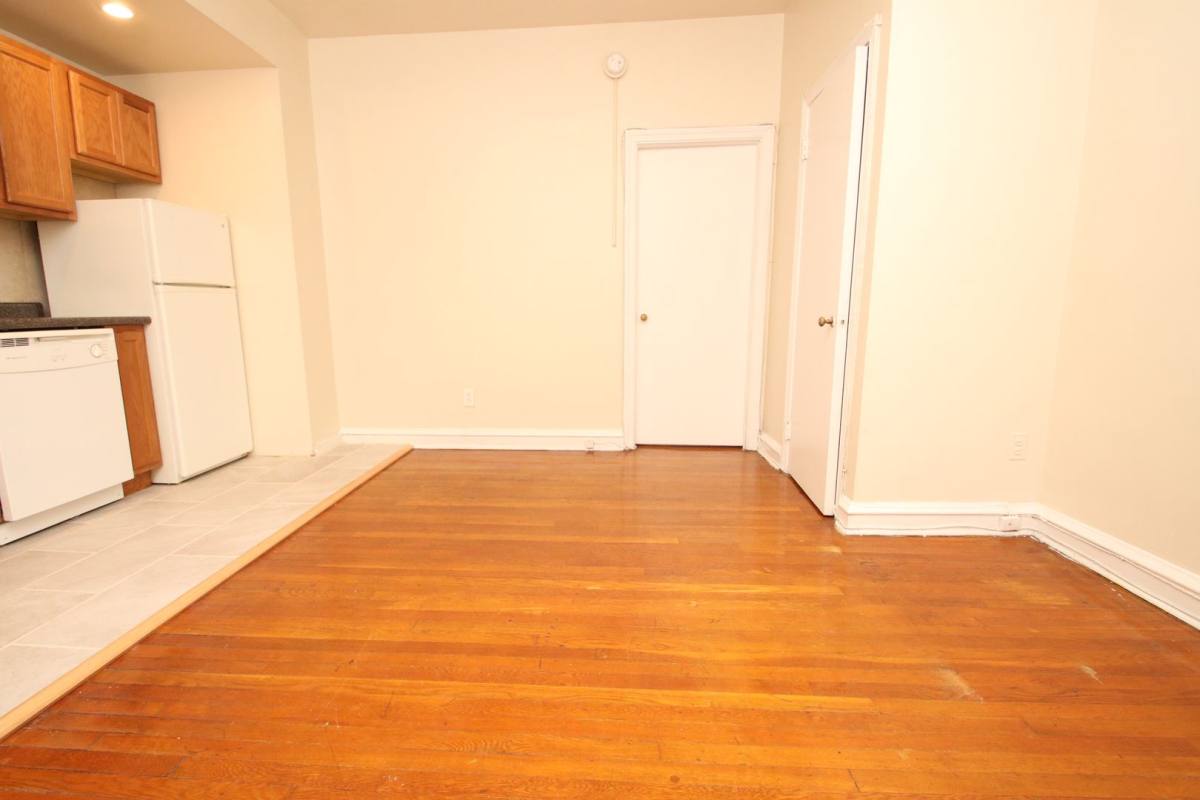 Apartment for rent at 318 S 15th St, Philadelphia, PA 19102