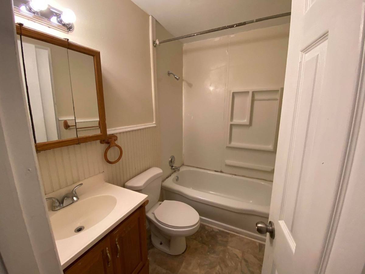 House for rent at 180 W Grantville Rd, Grantville, GA 30220