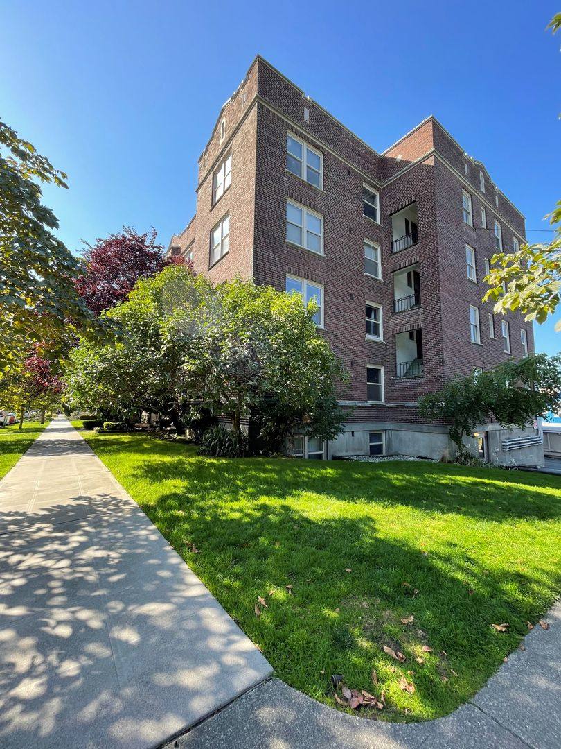Apartment for rent at 1833 13th Ave, Seattle, WA 98122