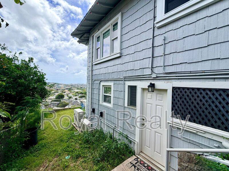 House for rent at 2013 Kakela Dr, Honolulu, HI 96822
