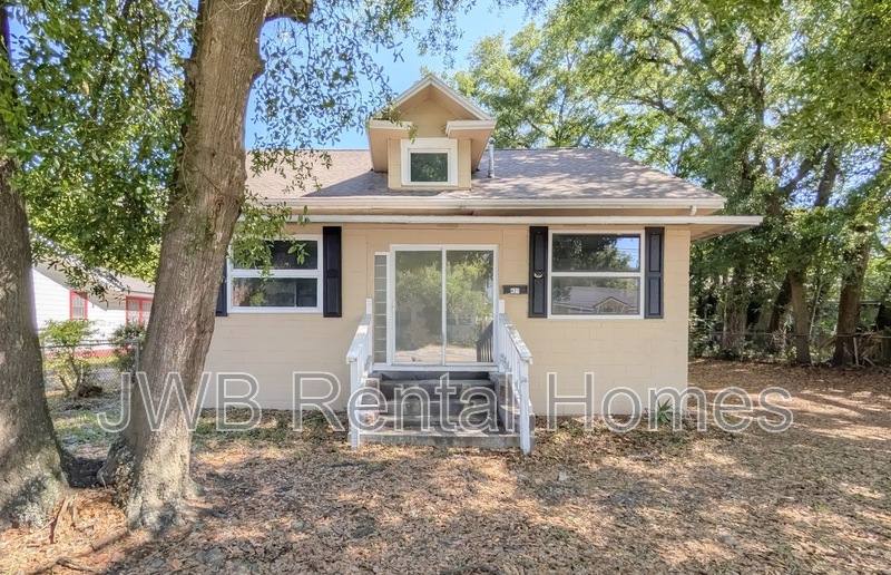 House for rent at 421 Golfair Blvd, Jacksonville, FL 32206