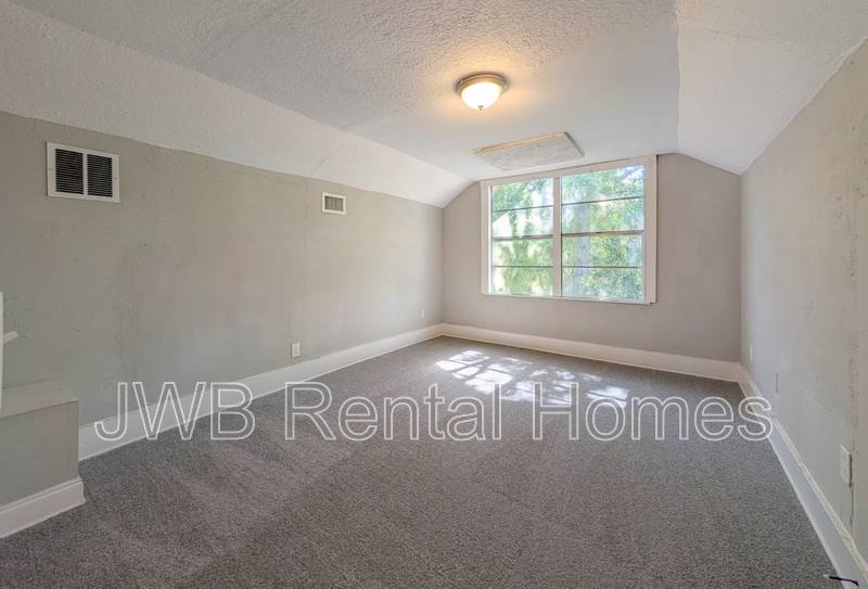 House for rent at 421 Golfair Blvd, Jacksonville, FL 32206