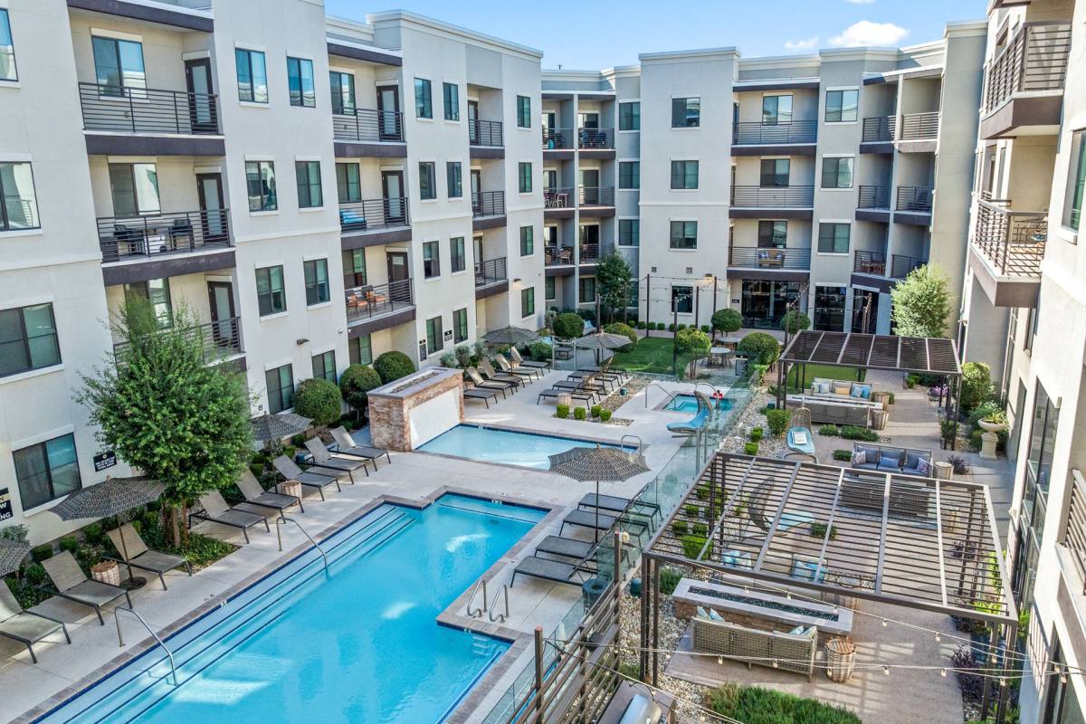 Apartment for rent at 777 E Stella Lane, Phoenix, AZ 85014