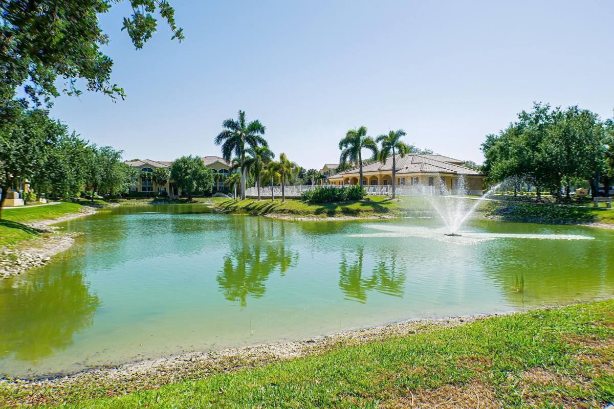 Condo for rent at 4113 Residence Dr, Fort Myers, FL 33901