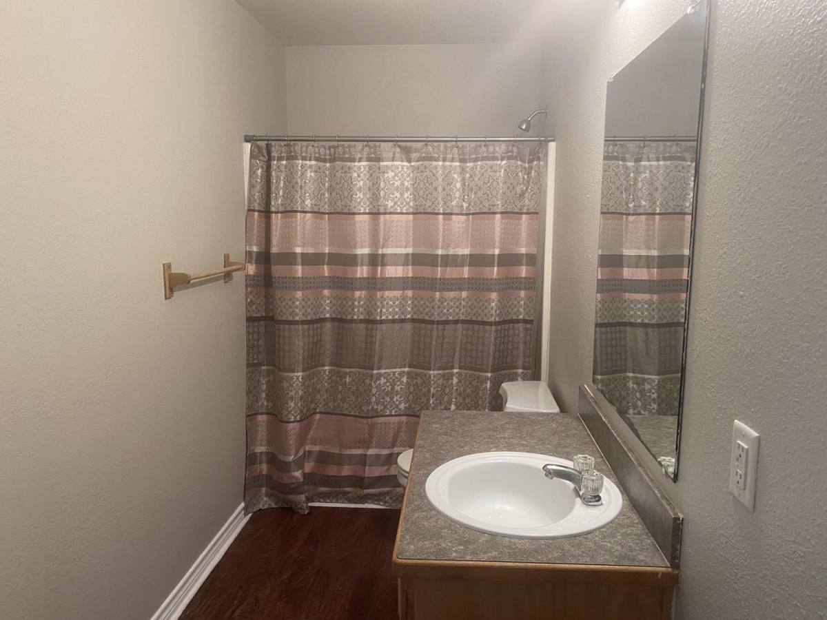 Apartment for rent at 706 N Harrison, Sherman, TX 75090