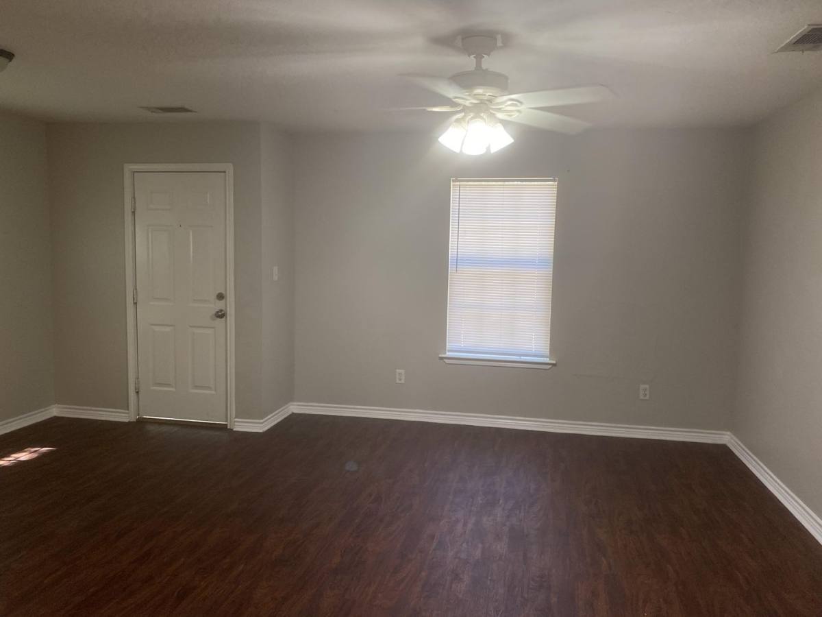 Apartment for rent at 706 N Harrison, Sherman, TX 75090