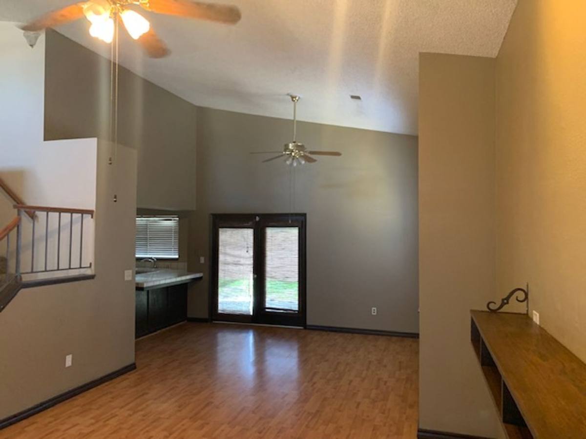 House for rent at 5609 Silver Crossing Dr, Bakersfield, CA 93313