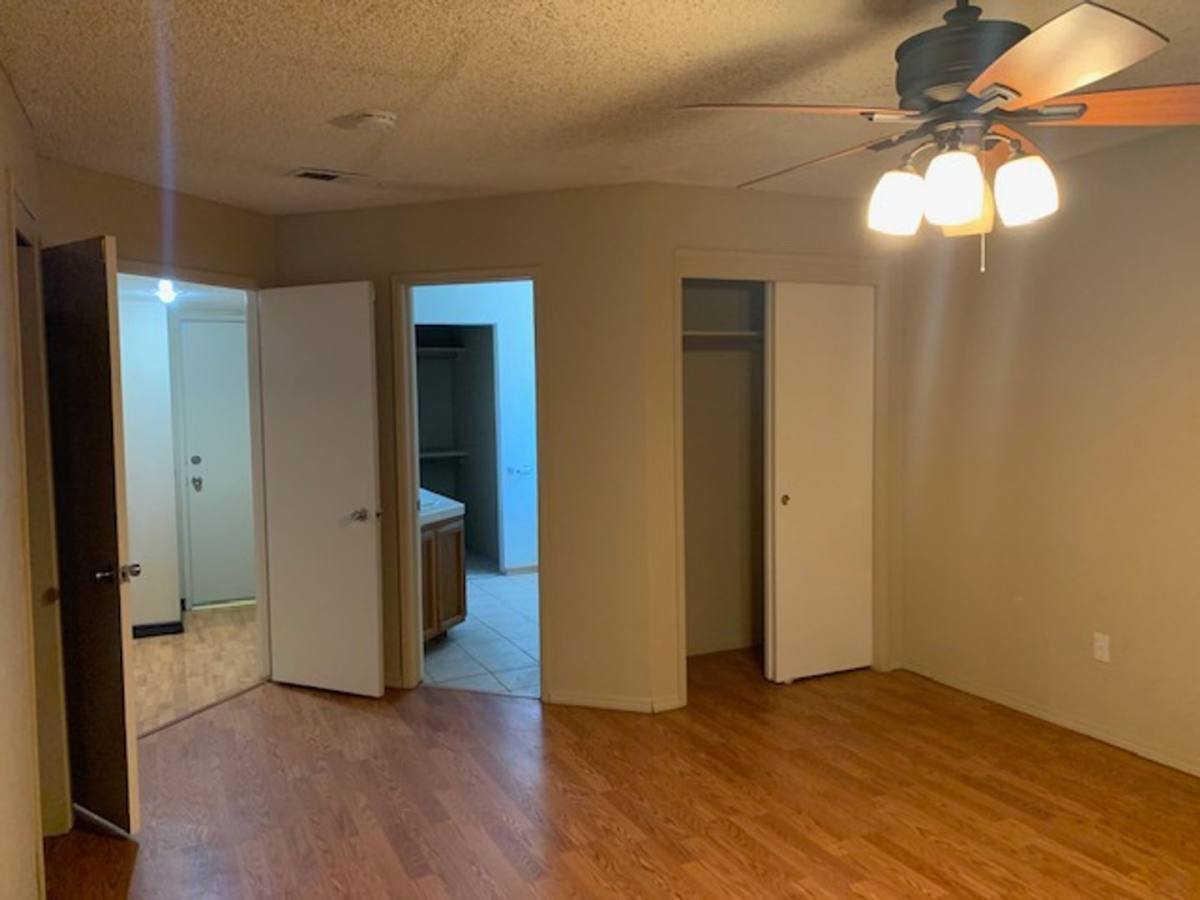 House for rent at 5609 Silver Crossing Dr, Bakersfield, CA 93313