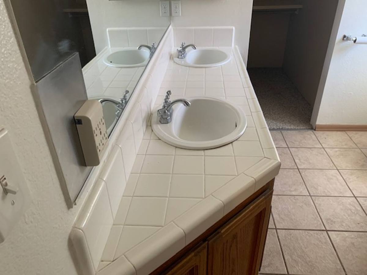 House for rent at 5609 Silver Crossing Dr, Bakersfield, CA 93313