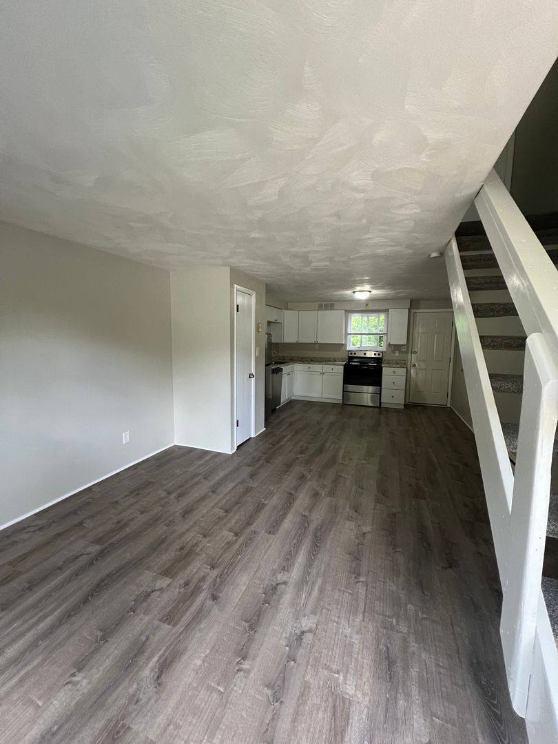 Townhouse for rent at 101-402 Locust Hill Rd, Cheswick, PA 15024