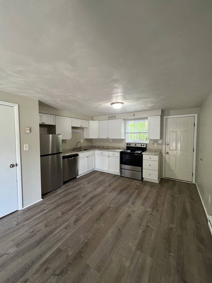 Townhouse for rent at 101-402 Locust Hill Rd, Cheswick, PA 15024