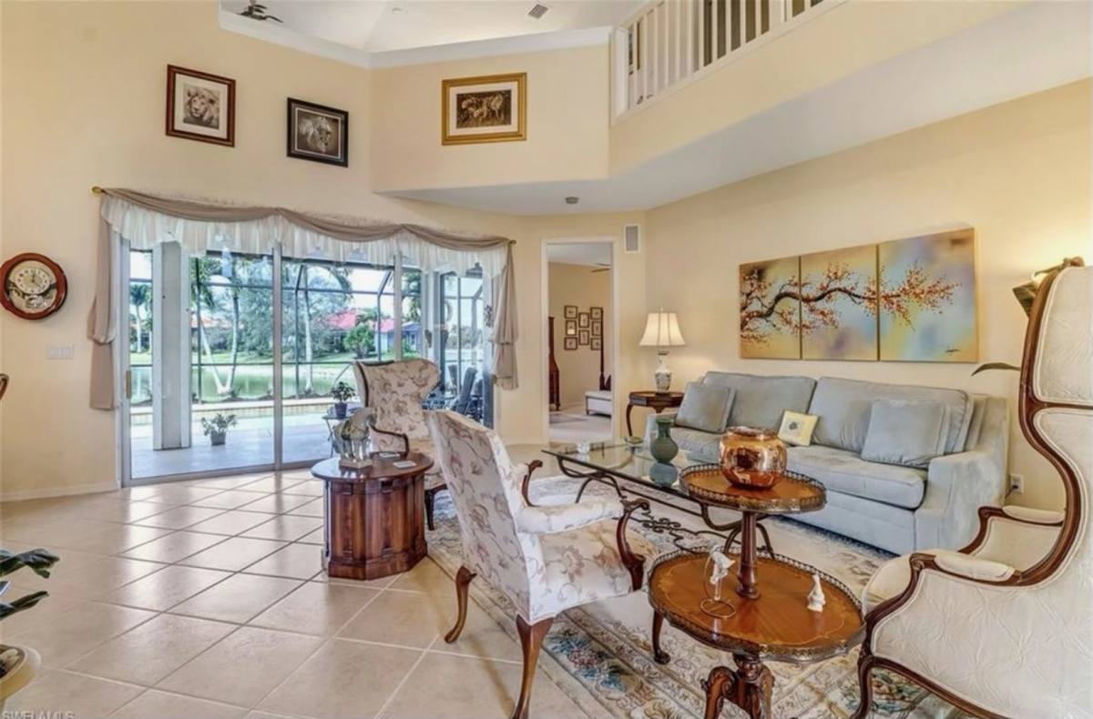 House for rent at 1041 Jardin Dr, Naples, FL 34104