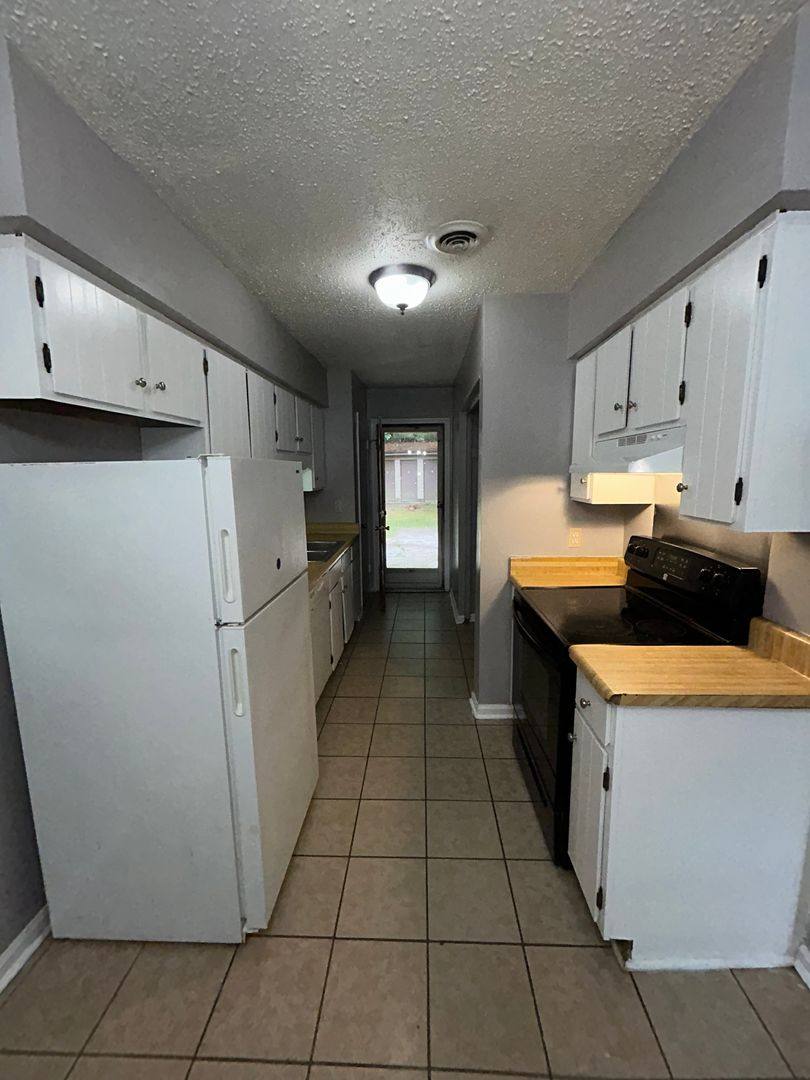 Apartment for rent at 1718 Horseshoe Dr, Columbia, SC 29223