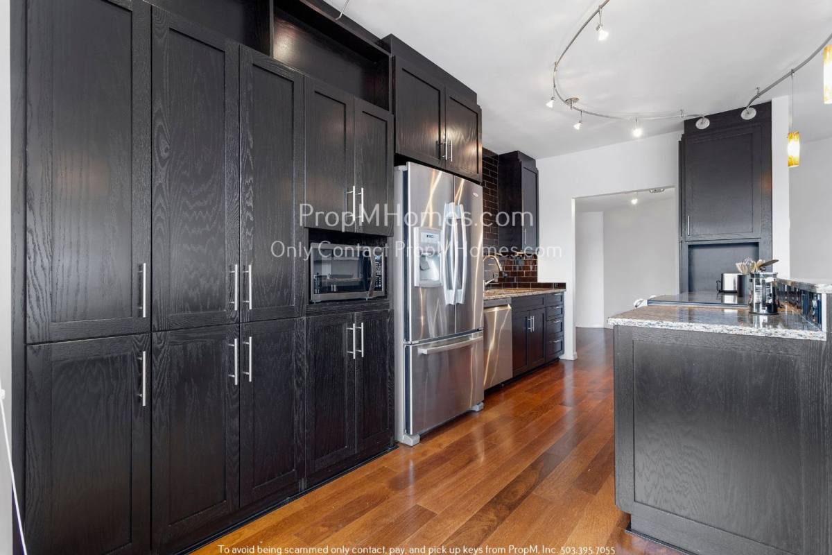 Apartment for rent at 1500 SW 5th Ave, Portland, OR 97201