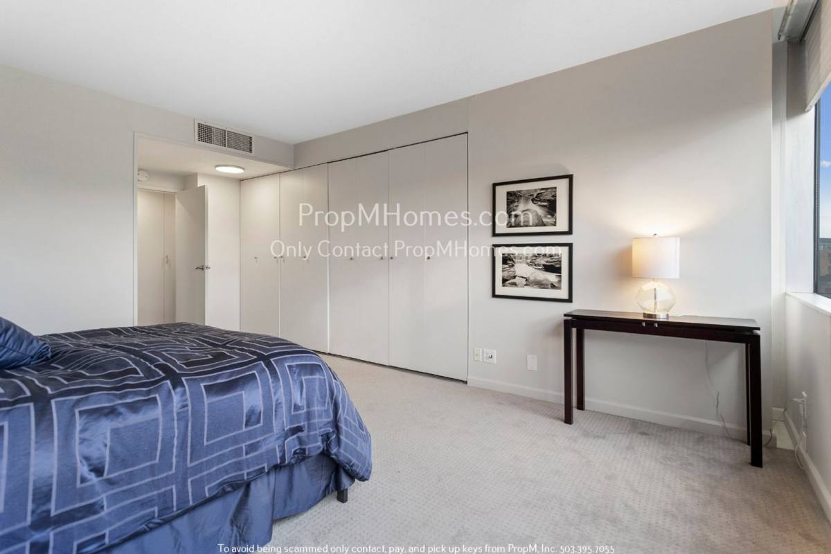 Apartment for rent at 1500 SW 5th Ave, Portland, OR 97201