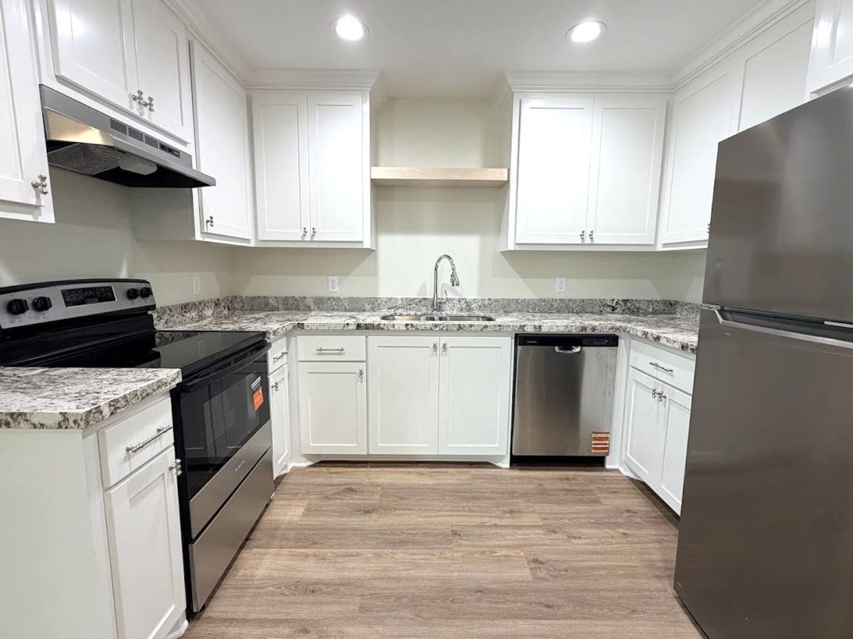 Apartment for rent at 3715 Common St, Lake Charles, LA 70607
