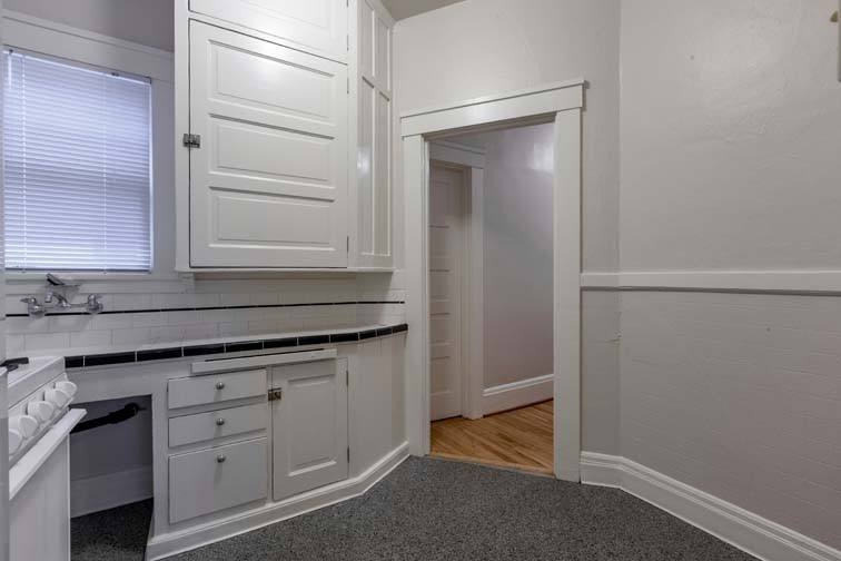 Apartment for rent at 814 NW 22nd Ave, Portland, OR 97210