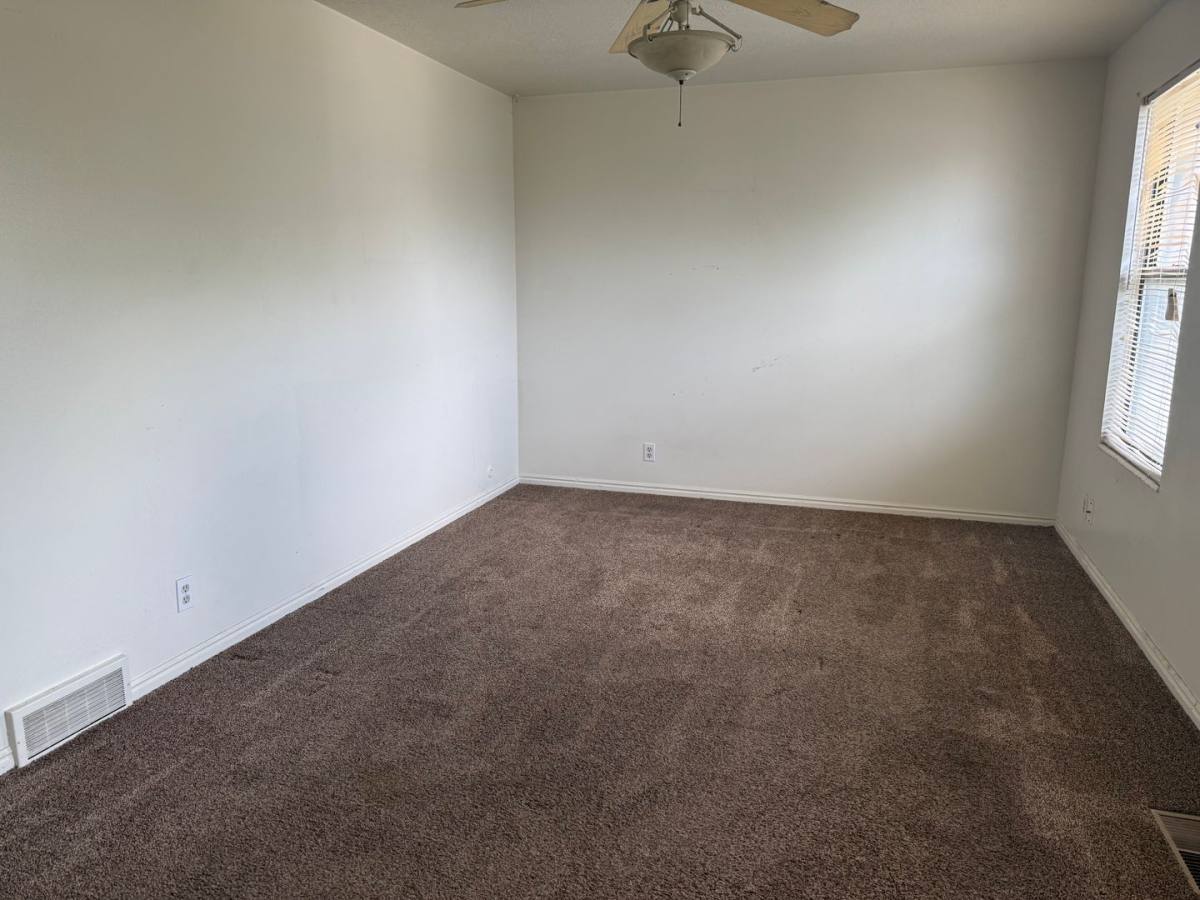 Townhouse for rent at 32 W 1200 S, Kaysville, UT 84037
