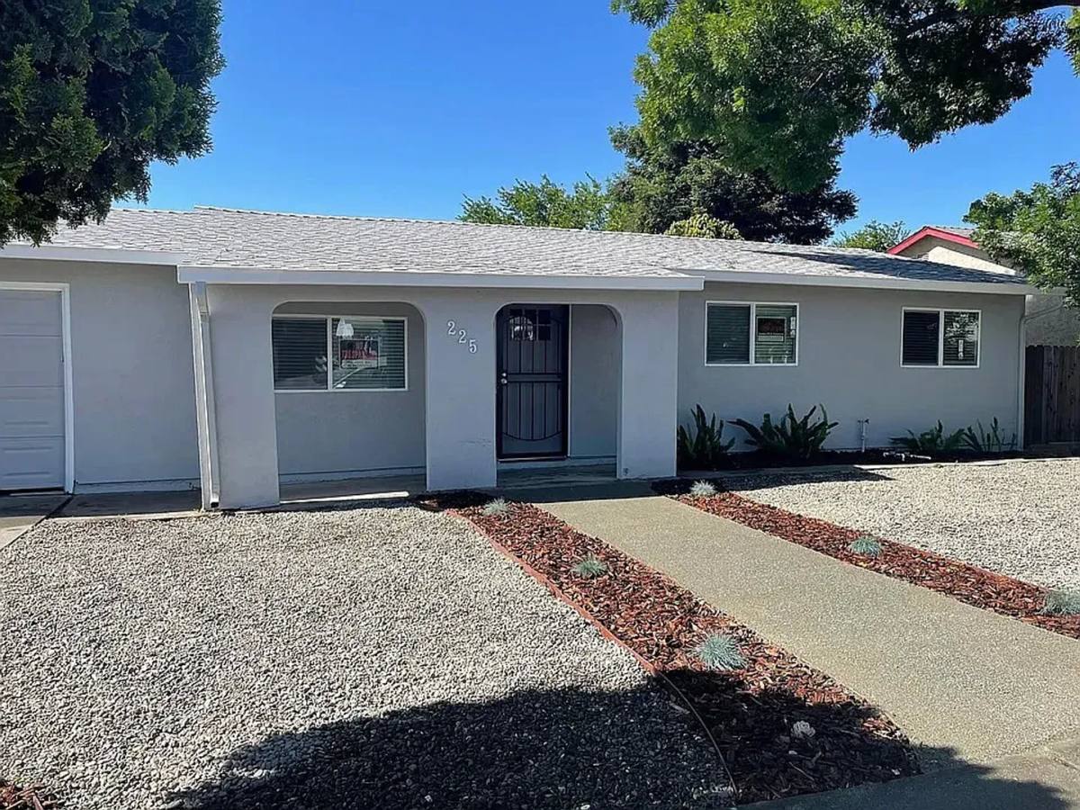 House for rent at 225 Walnut St, Suisun City, CA 94585