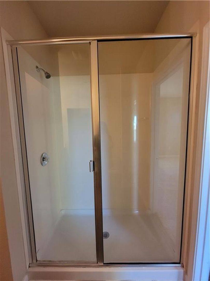 House for rent at 408 Luna Vista Dr, Hutto, TX 78634