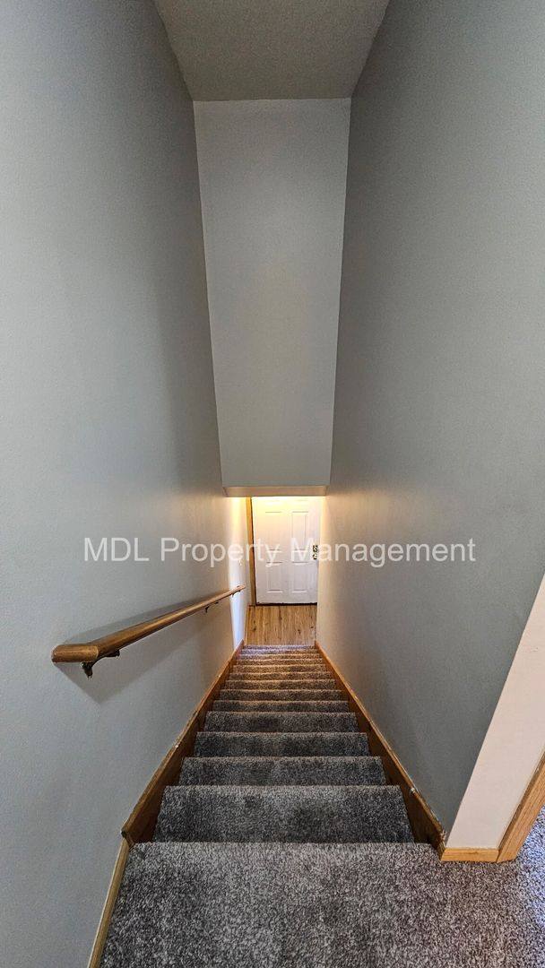 Apartment for rent at 4907 Hedgewood Dr, Midland, MI 48640