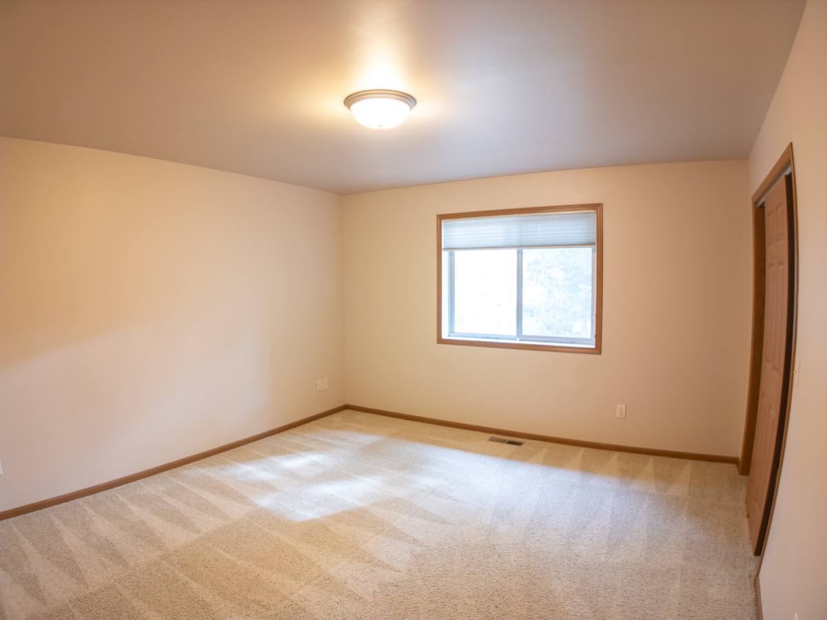 House for rent at 3913 Sterling Dr, Eau Claire, WI 54701
