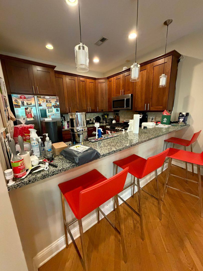 Apartment for rent at 2927 N Lincoln Ave, Chicago, IL 60657