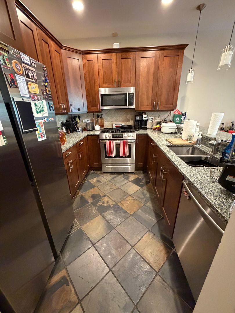 Apartment for rent at 2927 N Lincoln Ave, Chicago, IL 60657