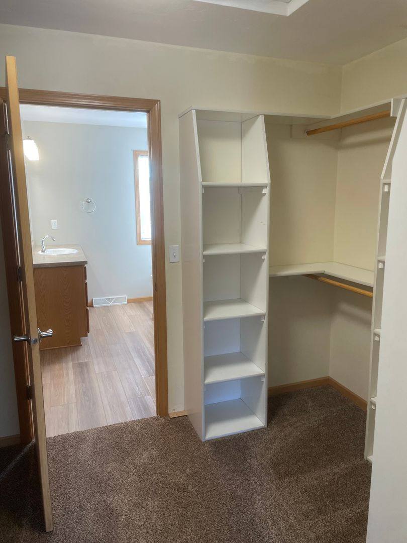 Apartment for rent at 2930 W Glenpark Dr, Appleton, WI 54914