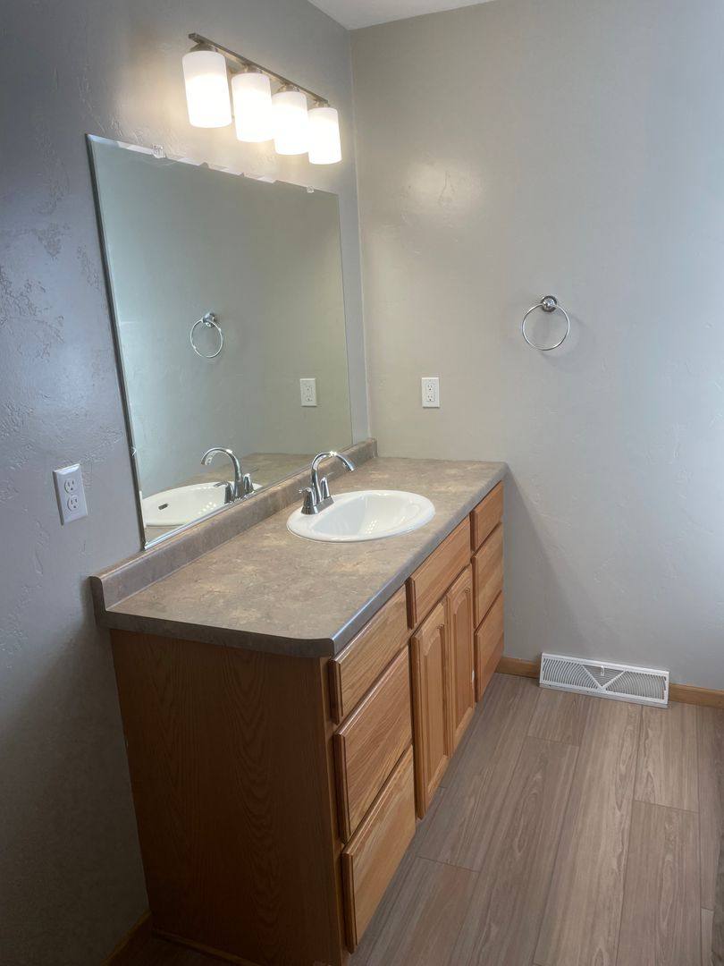 Apartment for rent at 2930 W Glenpark Dr, Appleton, WI 54914