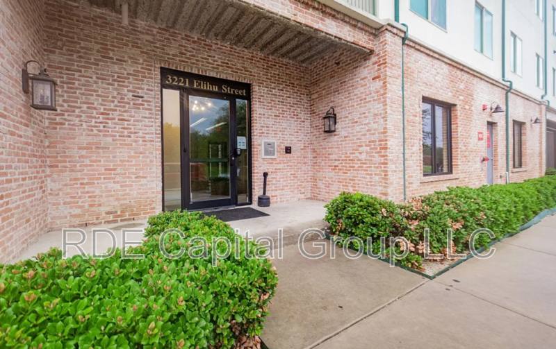 Apartment for rent at 3221 Elihu St #309, Dallas, TX 75210