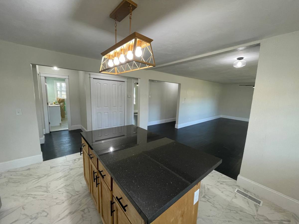 House for rent at 428 W Broadmoor St, Springfield, MO 65807