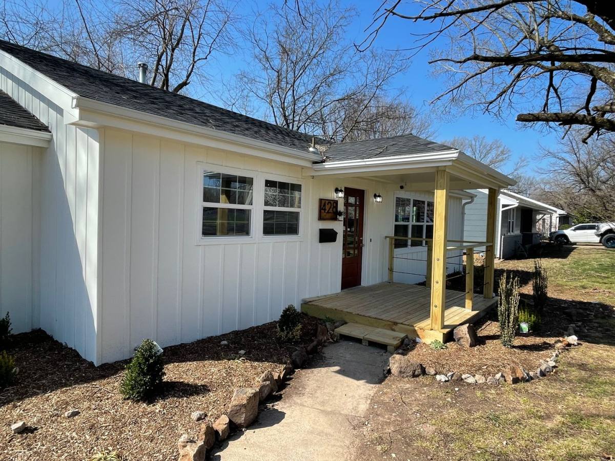House for rent at 428 W Broadmoor St, Springfield, MO 65807