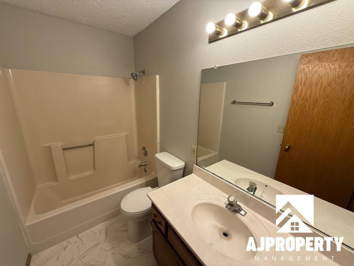 Apartment for rent at 609 N Teton Dr, Brandon, SD 57005